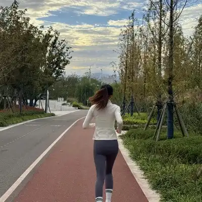 谭宏